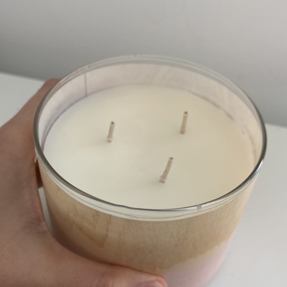 Bath & Body Works Limited Edition Market Peach 3-Wick Candle - Picture 5 of 5